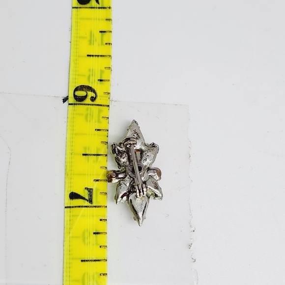 Vintage Crystal Ice Rhinestone Burst Dainty Brooch Pin Petite Silver Tone - Picture 3 of 3